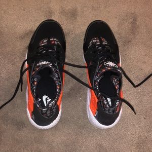 SIZE 13 MEN HARRUCHES WORN ONLY TWICE